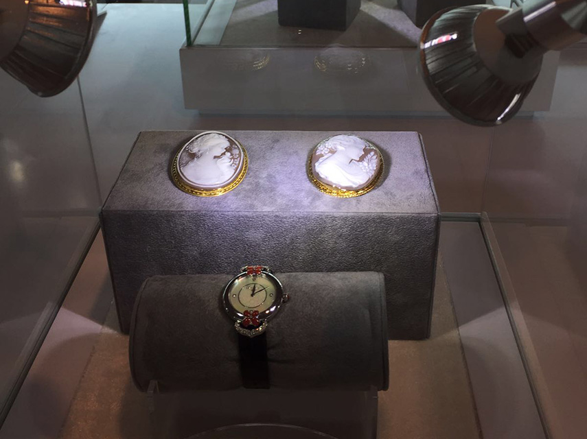 la Mostra “Seduzione senza tempo” consacrata anche in Oriente. 