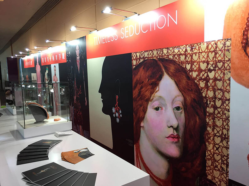 la Mostra “Seduzione senza tempo” consacrata anche in Oriente. 